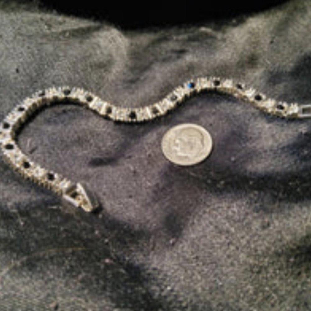 V Black Crystal Bracelet vv