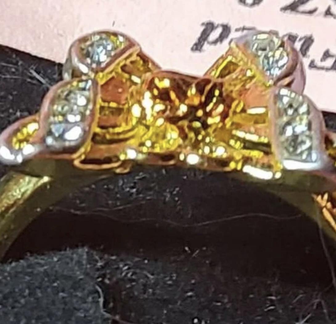 D1 Box Butterfly Ring 8 filled