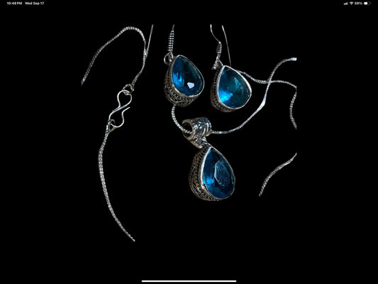 # Aquamarine Pisces Necklace & Earrings Set