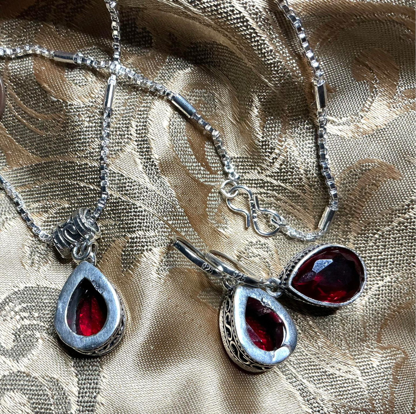 & Red Teardrop Jewelry Necklace & Earrings Set