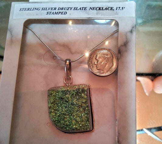 1011 D Moss Glow Necklace sterling