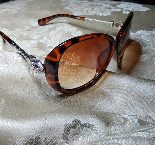 NWT Wild Pair Sunglasses