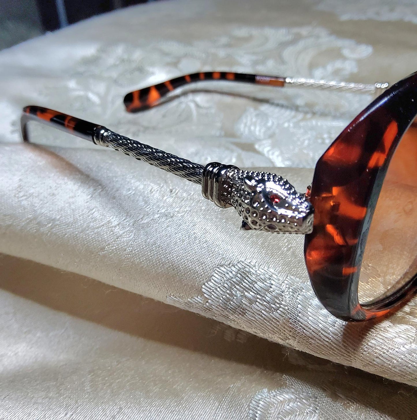NWT Wild Pair Sunglasses