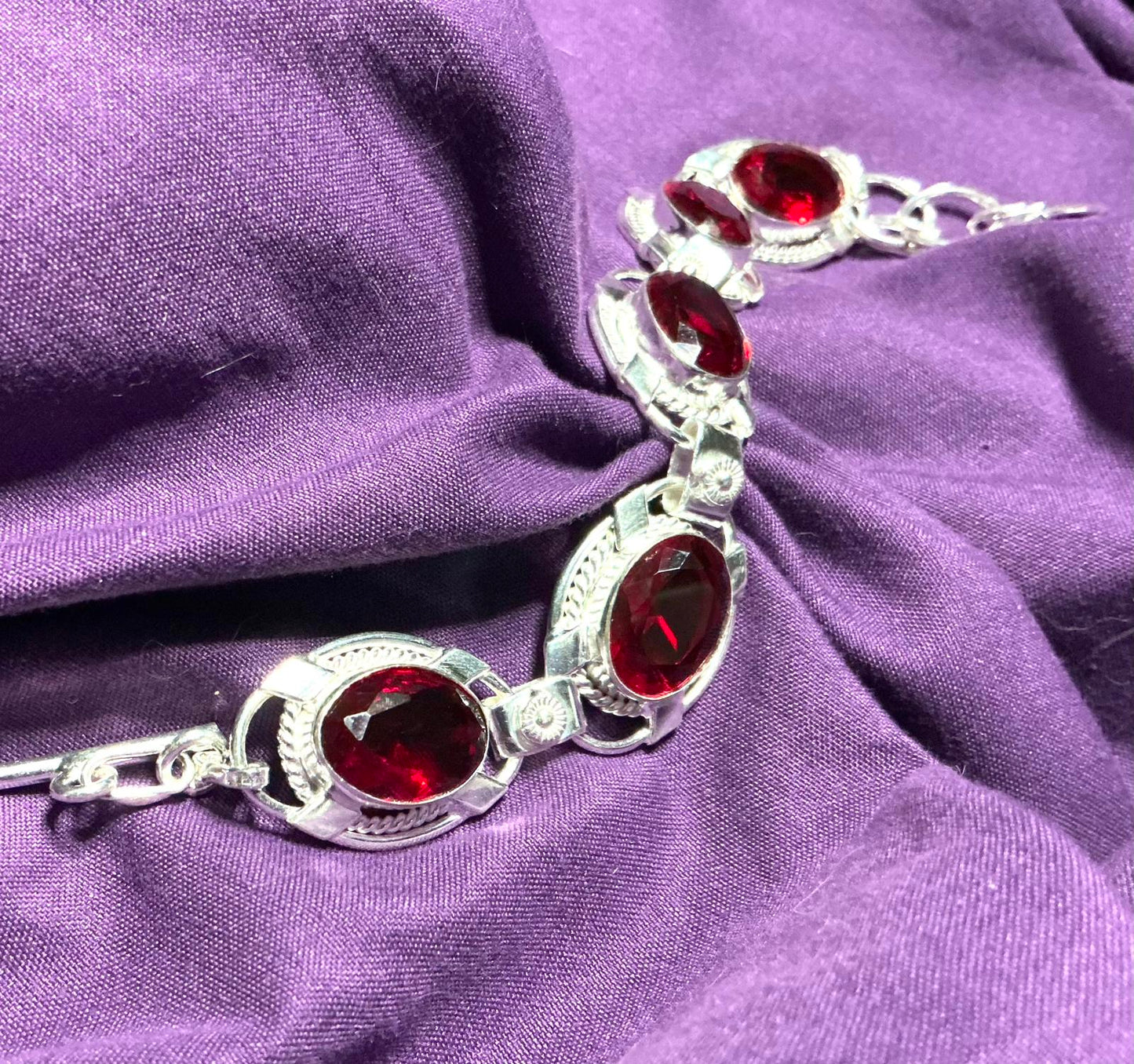 // Gorgeous Vera Volpe Crimson Bracelet